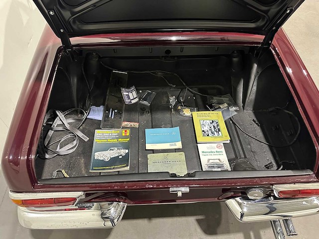 Mercedes-benz w113 280 sl pagode cabrio oldtimer met amerikaans kenteken - afbeelding 21 van  78