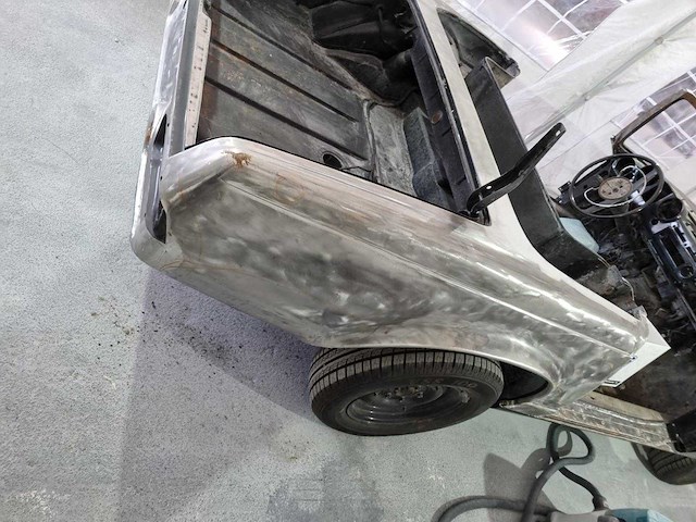 Mercedes-benz w113 280 sl pagode cabrio oldtimer met amerikaans kenteken - afbeelding 54 van  78