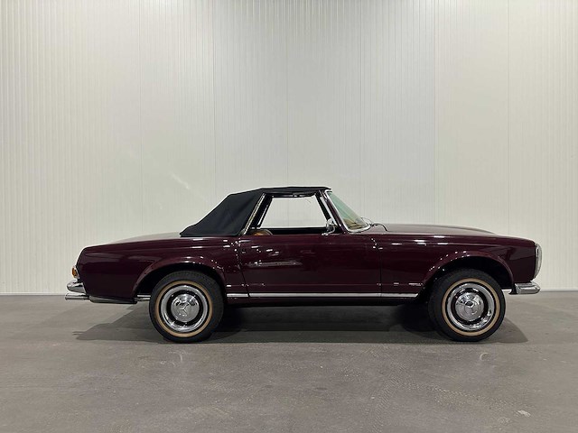 Mercedes-benz w113 280 sl pagode cabrio oldtimer met amerikaans kenteken - afbeelding 56 van  78