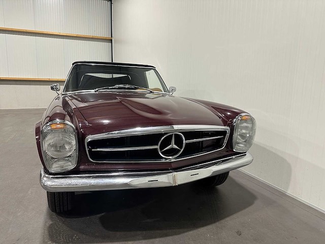 Mercedes-benz w113 280 sl pagode cabrio oldtimer met amerikaans kenteken - afbeelding 74 van  78