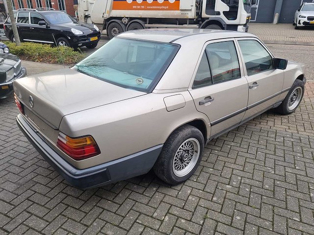 Mercedes-benz w124 230 1986, automaat - afbeelding 9 van  16