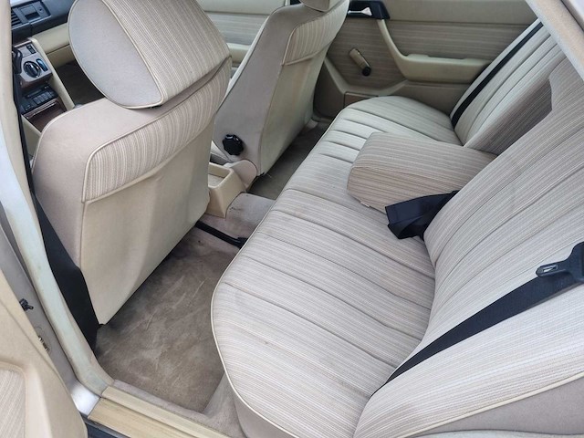 Mercedes-benz w124 230 1986, automaat - afbeelding 16 van  16