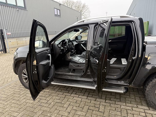 Mercedes benz x-klasse pick-up truck automaat met kenteken v-731-np - afbeelding 22 van  44