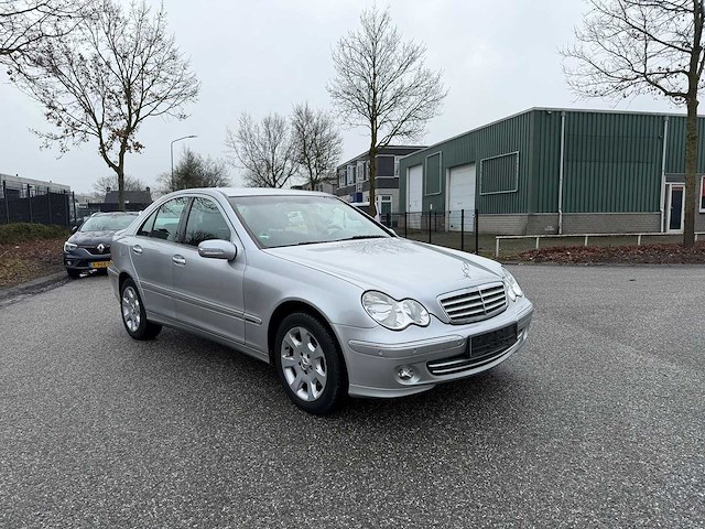 Mercedes c240 automaat - 2004 -duits - afbeelding 3 van  5