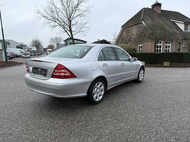 Mercedes c240 automaat - 2004 -duits - afbeelding 4 van  5