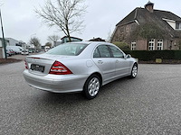 Mercedes c240 automaat - 2004 -duits - afbeelding 4 van  5