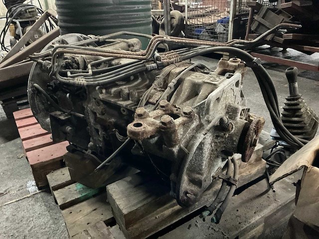 Mercedes dieselmotor - afbeelding 1 van  6