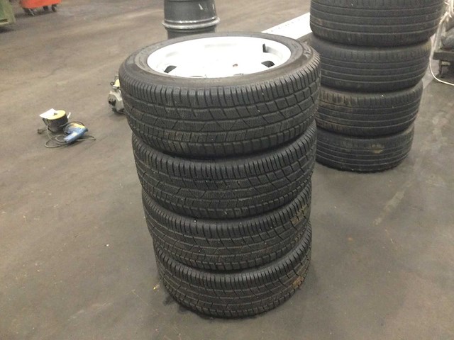 Mercedes e klasse velg met band (4x) - afbeelding 1 van  4