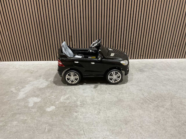 Mercedes ml350 elektrische kinderauto - afbeelding 45 van  48