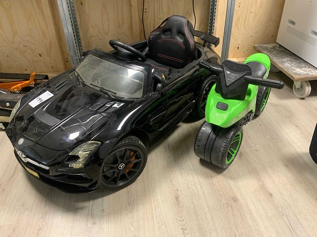 Mercedes sls amg elektrische kinderauto - afbeelding 1 van  7