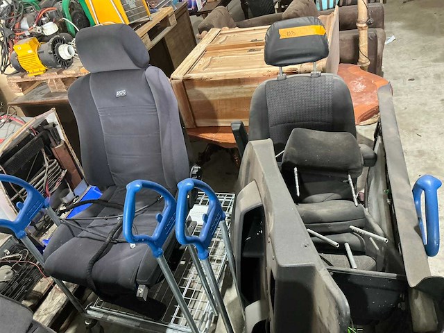 Mercedes sprinter bank en stoelen - afbeelding 4 van  5