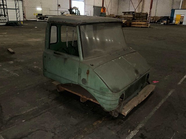 Mercedes unimog kale cabine - afbeelding 2 van  6