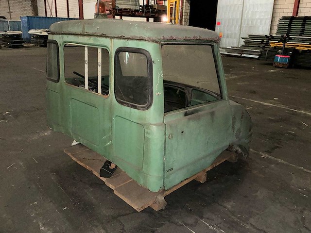 Mercedes unimog kale cabine - afbeelding 3 van  6