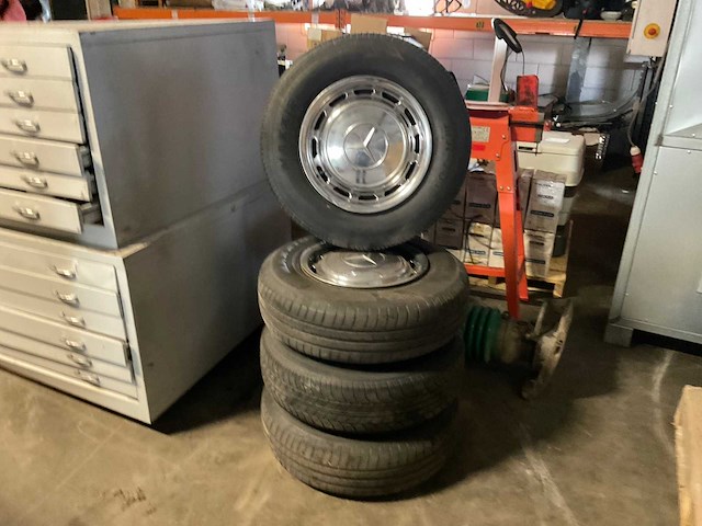 Mercedes velg met band (4x) - afbeelding 1 van  6