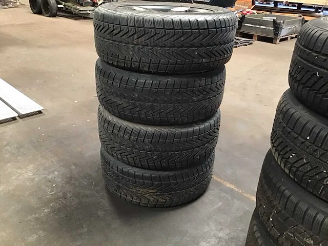 Mercedes velgen met banden (4x) - afbeelding 1 van  4