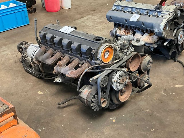 Mercedes w124 benzine motorblok - afbeelding 3 van  9
