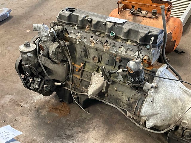 Mercedes w124 benzine motorblok - afbeelding 7 van  9