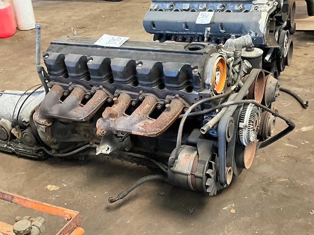 Mercedes w124 benzine motorblok - afbeelding 9 van  9