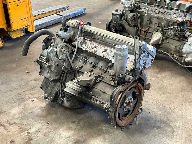 Mercedes w124 benzinemotor - afbeelding 1 van  7