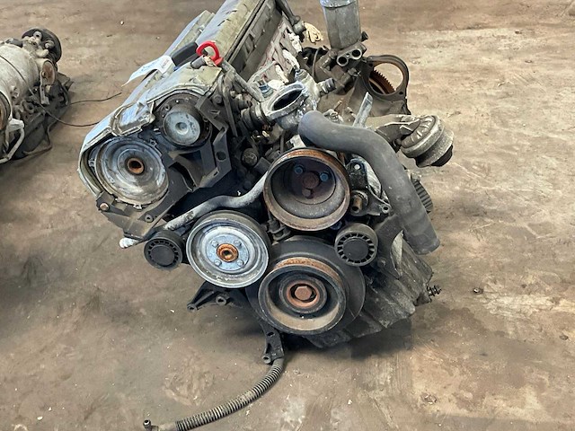 Mercedes w124 benzinemotor - afbeelding 7 van  7