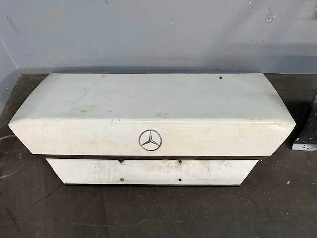 Mercedes/volkswagen mercedes-benz w124 /e-klasse estate/volkswagen passat kofferdeksel (3x) - afbeelding 4 van  7