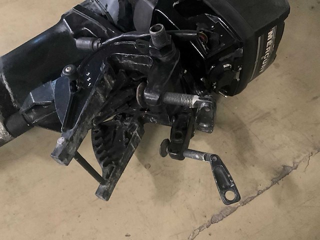 Mercury - 8 pk - buitenboordmotor - afbeelding 2 van  4