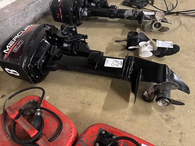 Mercury - 8 pk - buitenboordmotor - afbeelding 1 van  6