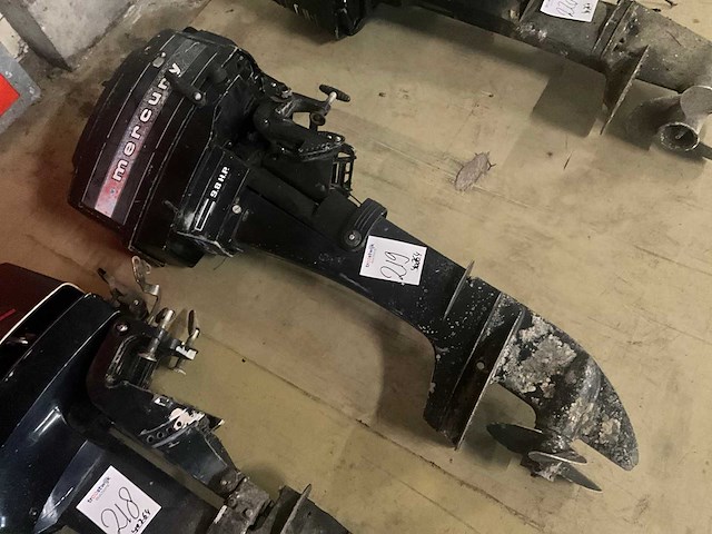 Mercury - 9,8 pk - buitenboordmotor - afbeelding 1 van  5