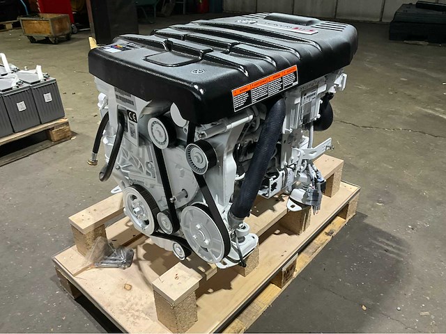 Mercury 115 hp inboard diesel inboard mr504. 2.0l marine engine - afbeelding 1 van  12