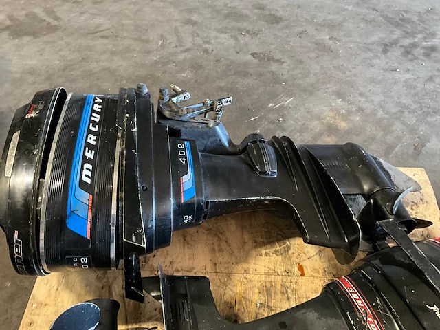 Mercury 402 40pk buitenboordmotor - afbeelding 1 van  5