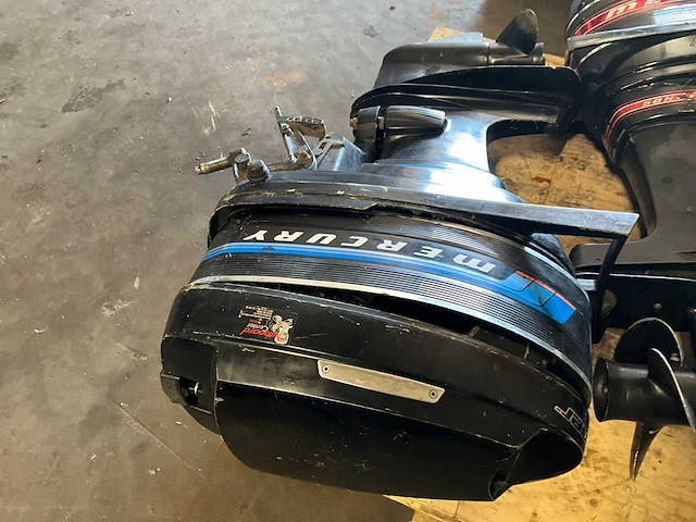 Mercury 402 40pk buitenboordmotor - afbeelding 2 van  5