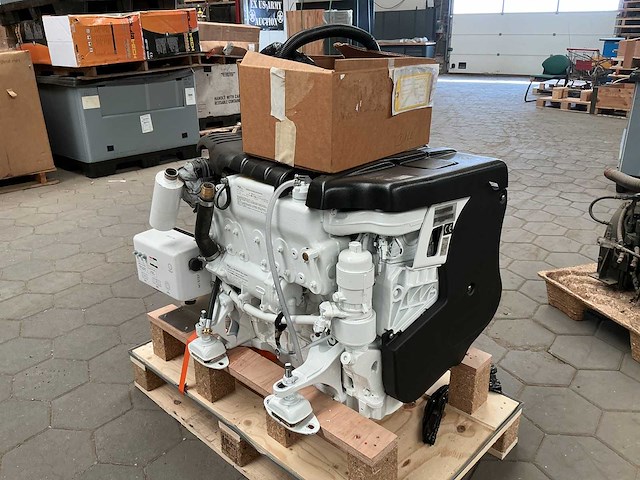 Mercury i4 motor - afbeelding 1 van  9