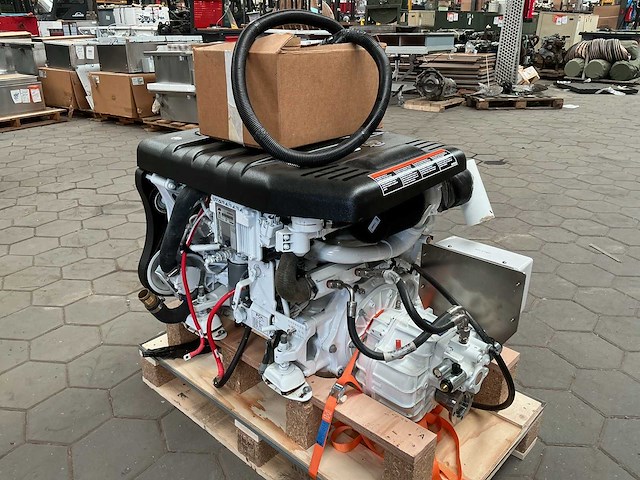 Mercury i4 motor - afbeelding 3 van  9
