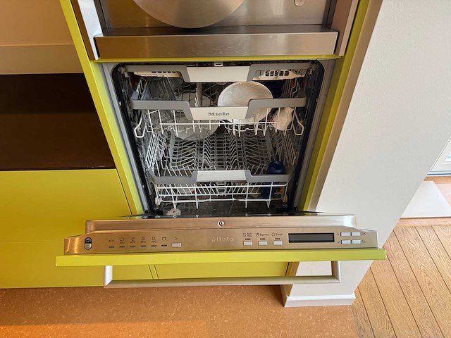 Mereno - keuken met miele apparatuur - afbeelding 7 van  38