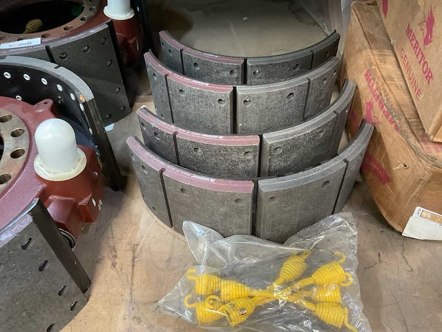 Meritor brake lining kit - afbeelding 2 van  3