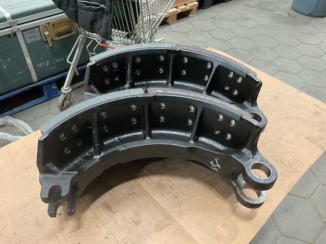 Meritor remschoen set - afbeelding 1 van  7