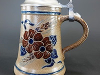 Merkelbach duitse vintage zoutgeglazuurde steengoed bierpul met een tinnen deksel - afbeelding 2 van  5