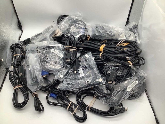 Merkloos videokabels hdmi displayport dvi vga pc- & netwerkkabel (46x) - afbeelding 3 van  4