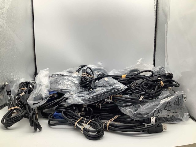 Merkloos videokabels hdmi displayport dvi vga pc- & netwerkkabel (46x) - afbeelding 4 van  4