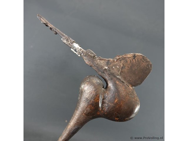 Merkwaardige houten sculptuur - afbeelding 5 van  5