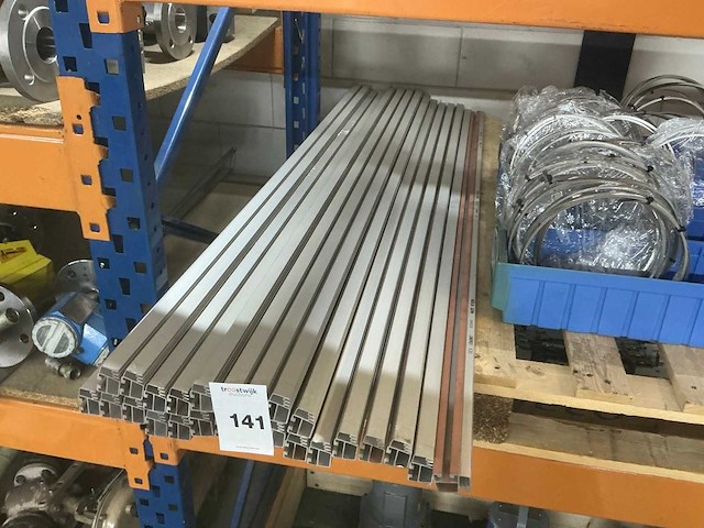 Merlin gerin 04502 linergy 630 verticale installatie profiel (25x) - afbeelding 3 van  4