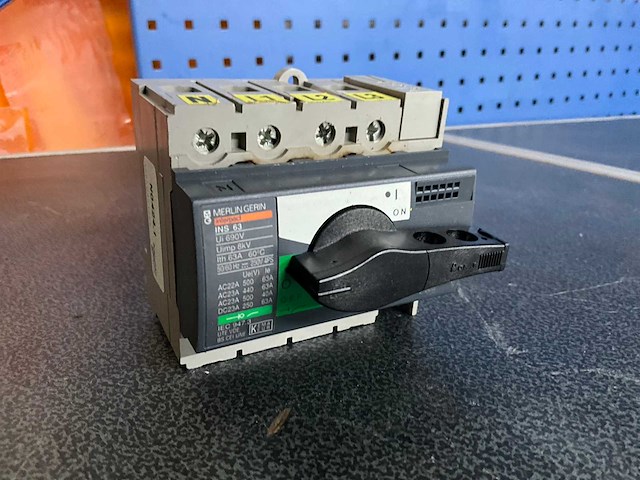 Merlin gerin 63a ins63 lastscheider (12x) - afbeelding 1 van  4