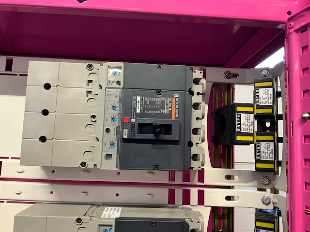Merlin gerin compact mccb stroomonderbreker - afbeelding 4 van  10