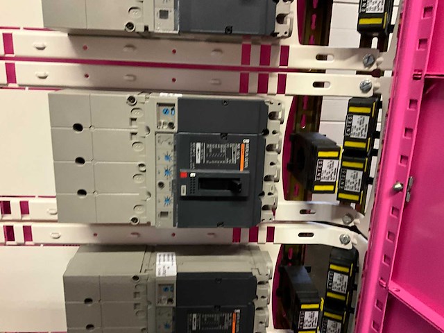 Merlin gerin compact mccb stroomonderbreker - afbeelding 10 van  10