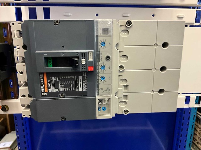 Merlin gerin compact mccb stroomonderbreker - afbeelding 7 van  12