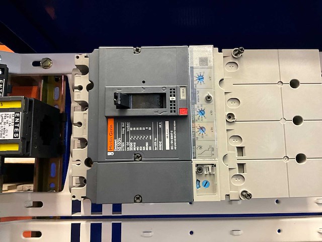 Merlin gerin compact mccb stroomonderbreker - afbeelding 10 van  12
