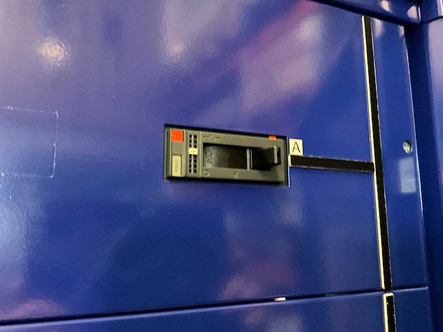 Merlin gerin compact mccb stroomonderbreker - afbeelding 6 van  12