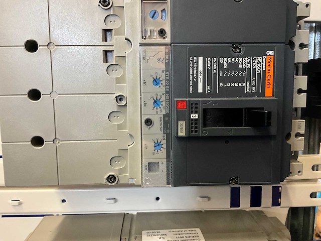 Merlin gerin compact mccb stroomonderbreker - afbeelding 9 van  12