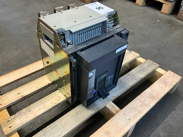 Merlin gerin compact ns 1000 l 1000a circuit breaker - afbeelding 2 van  4