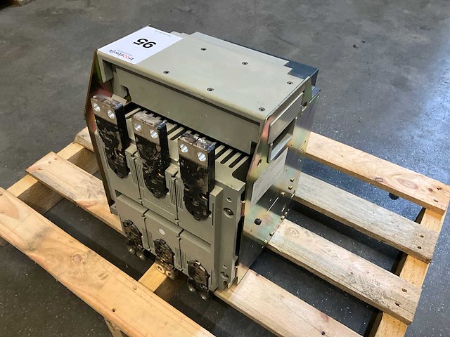 Merlin gerin compact ns 1000 l 1000a circuit breaker - afbeelding 3 van  4